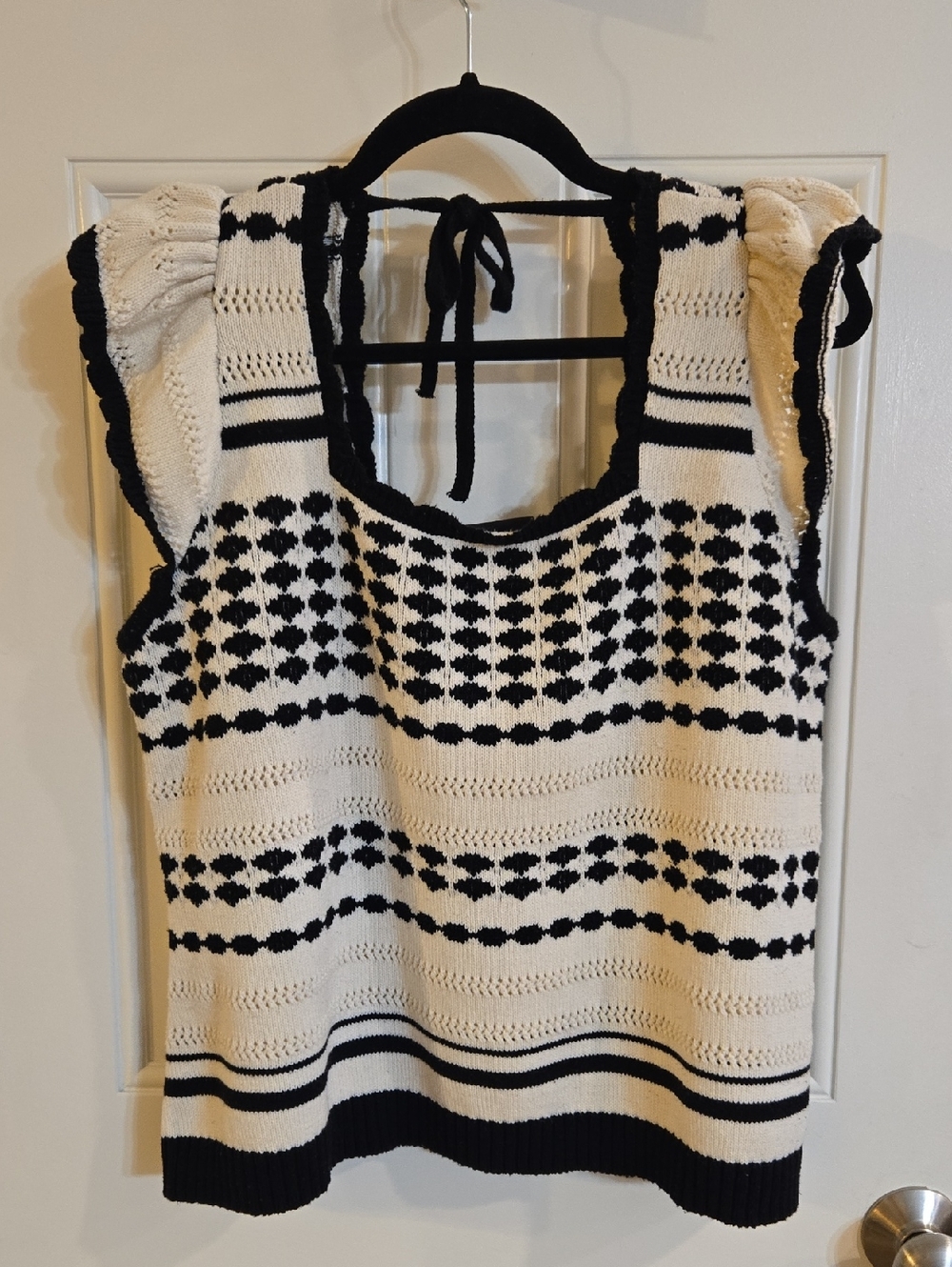 Lane Bryant Black and Cream Knit Tie-Back Sleeveless Top